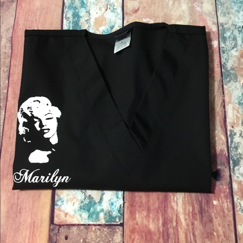 ๐ธSOLD๐ธ Salus Marilyn Monroe Scrub Top - Picture 6 of 6
